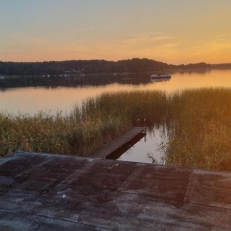 Mecklenburgische Seenplatte - Fh Mit Optionalem Steg Und Ruderboot Grosszerlang Екстер'єр фото